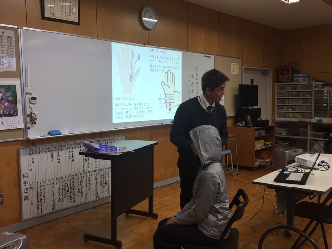 高校で体験授業を行いました