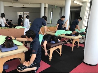 日本マスターズ水泳短水路大会（熱海会場）にてトレーナーブース